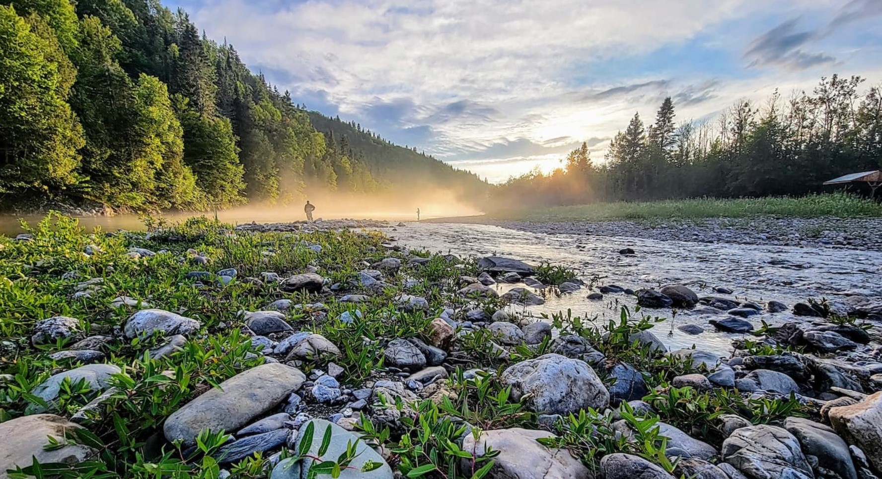 Chalet bordant la rivière Matane