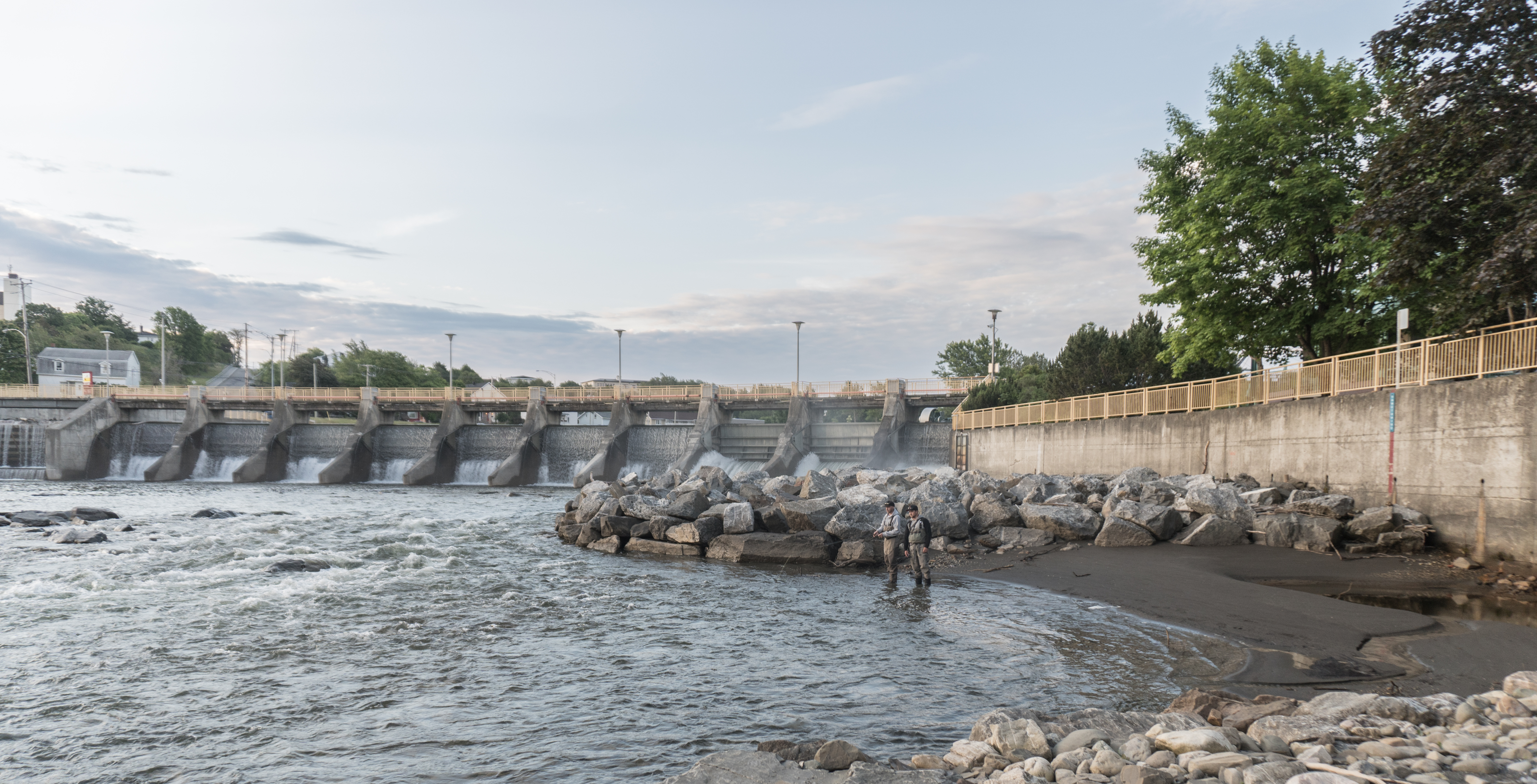 Pêche à la mouche au barrage du centre-ville Matane 