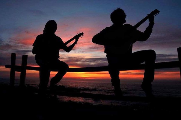 Groupe Amarre et Basse au coucher du soleil - Tourisme Matane