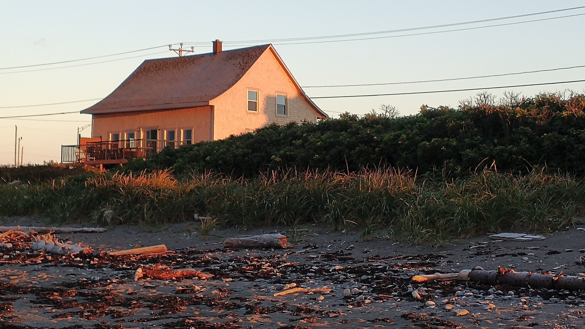 La Rescapée : maison ancestrale sur le bord du fleuve