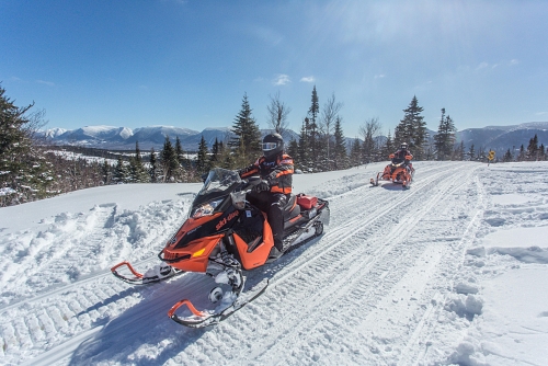 Top 5 des circuits motoneige à découvrir au départ de Matane