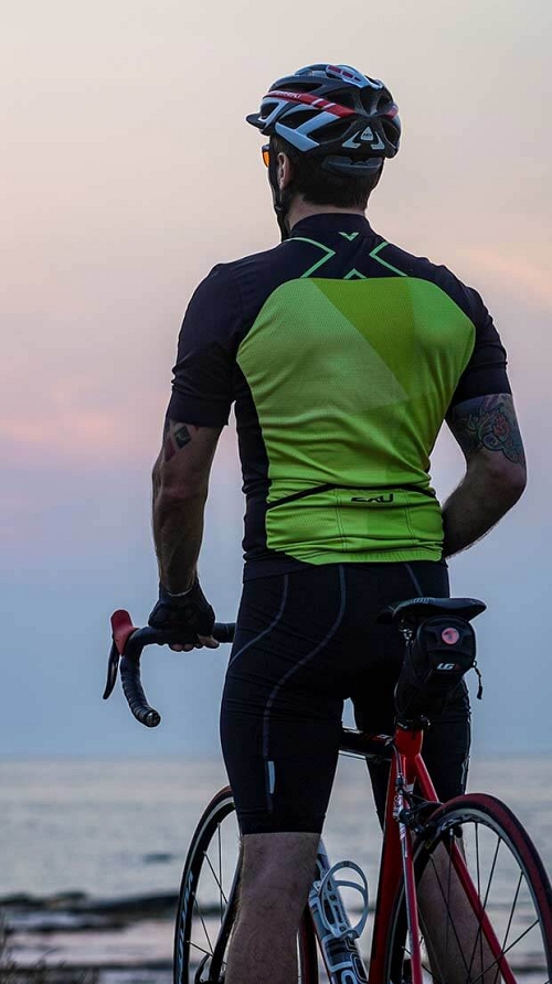 Roulez à vélo sur nos pistes et sentiers, une multitude de parcours s’offrent à vous en montagne, le long du littoral, en ville et sur nos routes de campagne. 